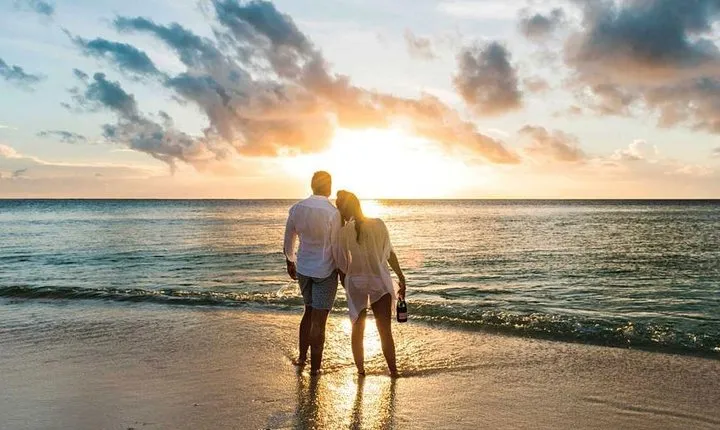 Honeymoon Romantic Sunset Tour at Hong Island + BBQ Dinner