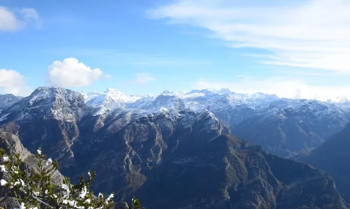 Hum Orahovski and Grlo Sokolovo Hiking Tour