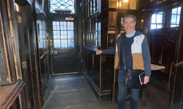 London Small Group Historic Pub Tour