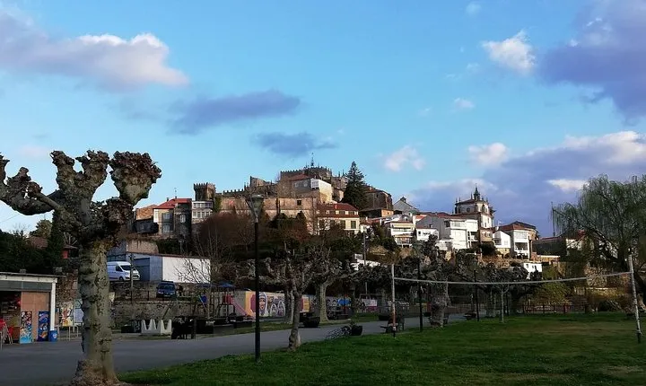Guided Walking Tour of the Historic District of Tui