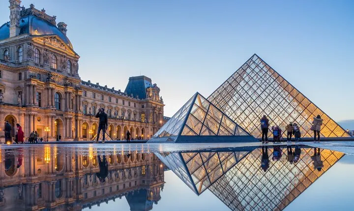Louvre Museum Guided Tour Options with Entry Ticket