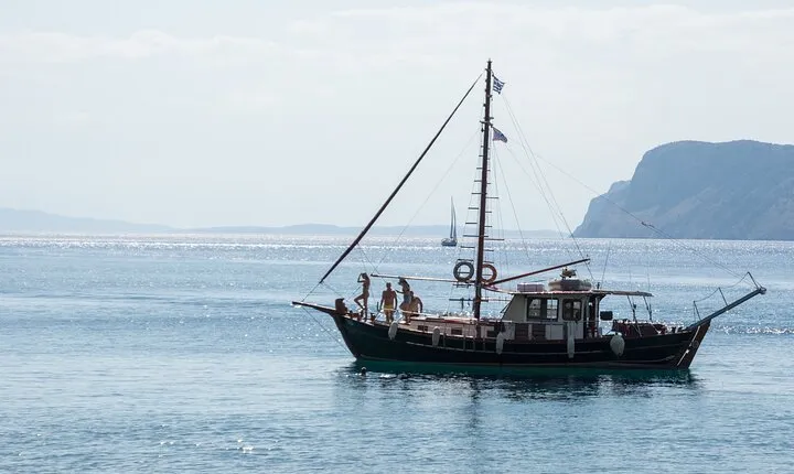 Athens:Full Day Cruise to Saronic Gulf with lunch