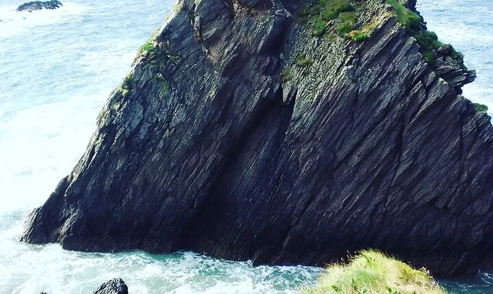 Cliffs of Moher & Bunratty Castle Day Tour