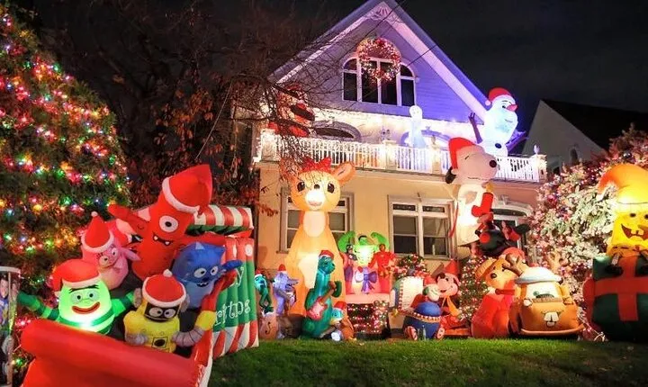 Christmas Lights and Dyker Heights $49 Dollars