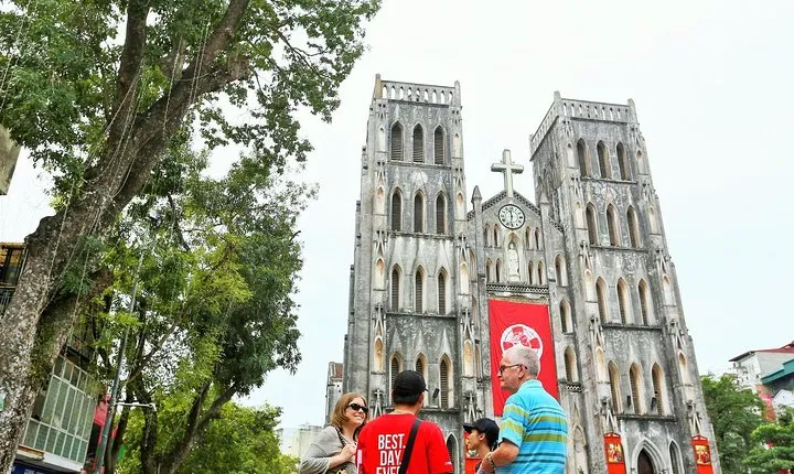 Private Crowd Free Hanoi: Morning Highlights of the City Experience