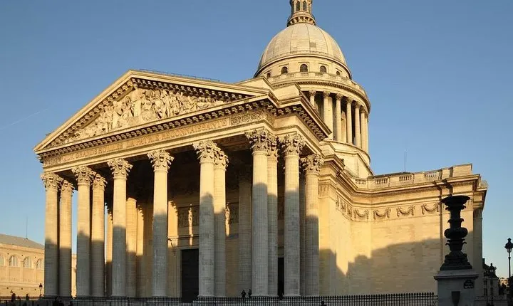 Paris Latin Quarter & Left Bank - History Walk (Small Group Tour)