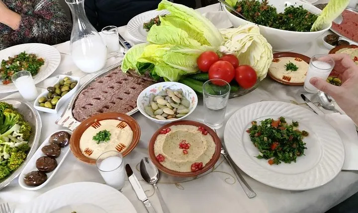 Authentic Lebanese Cooking Lesson and Meal with Tania's Family in Beirut