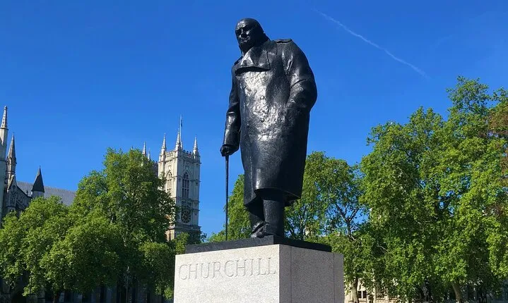 London in WW2 Walking Tour with Churchill War Rooms Visit