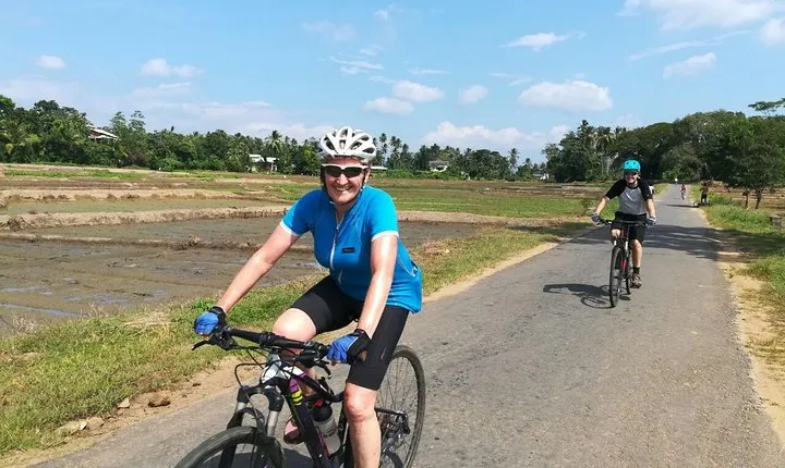 Village and Lagoon Cycling tour in Galle