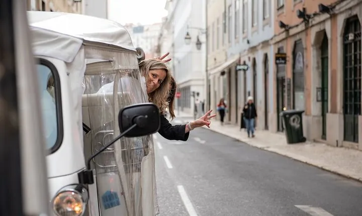 Private Tuk Tuk tour in Old Town of Lisbon
