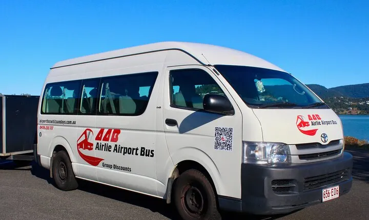 Airlie Beach: Transfer To Whitsunday Coast Airport