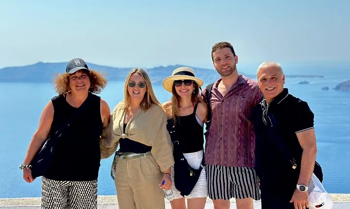 Santorini in 4 Hours: A Private Journey Through Beauty