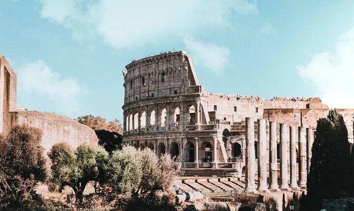 ROME: Explore the Colosseum on Your Own