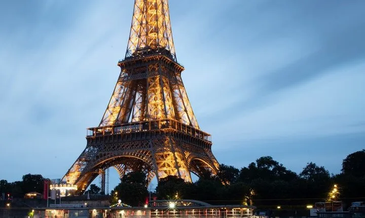 Paris by Night 2-hour Private Tour with Scenic Seine River Cruise