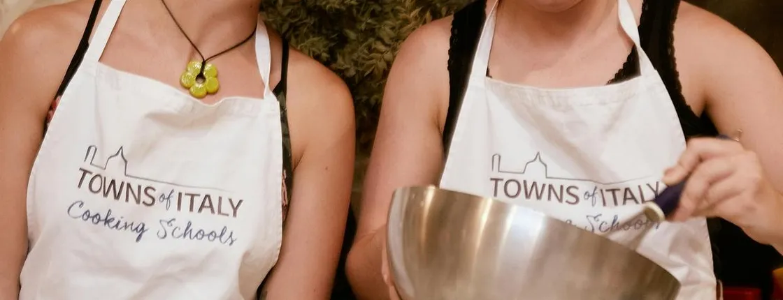 "Wanna be Italiano" cooking class and market tour in Florence
