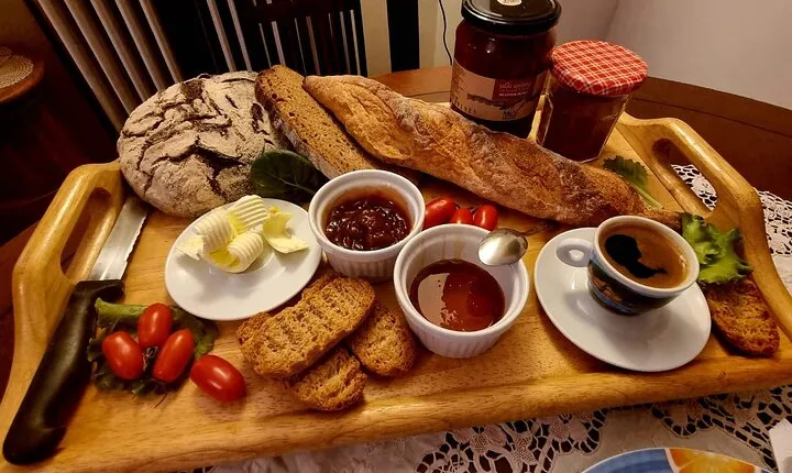 Jazzy Greek Breakfast with Dionisis and Eleni