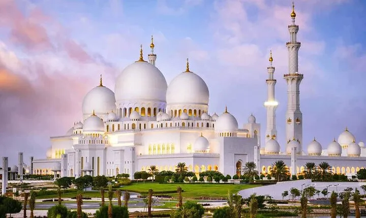 Full-Day Private Tour in Abu Dhabi with Louvre Museum Ticket