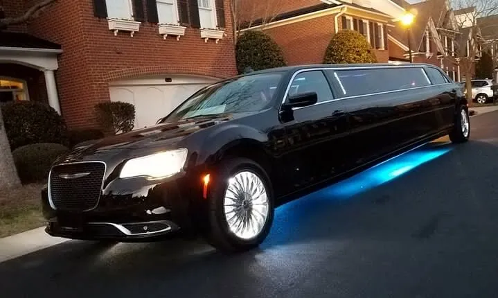 Private Roundtrip Transfer: To Las Vegas by Luxury Limo
