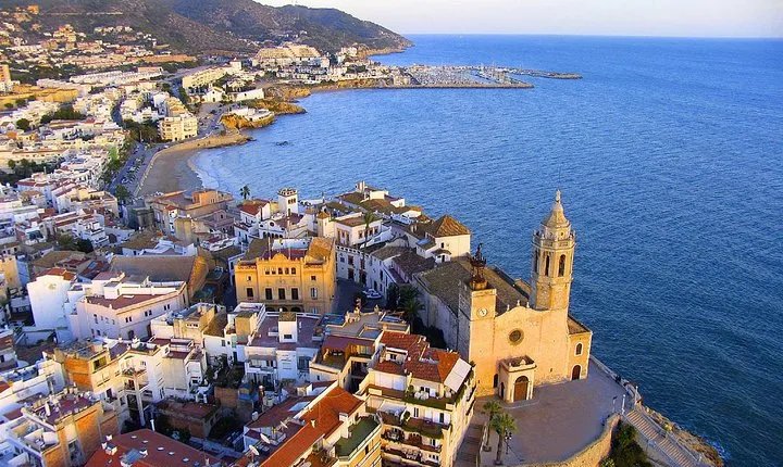 Private Tarragona and Sitges Tour with Hotel pick-up from Barcelona