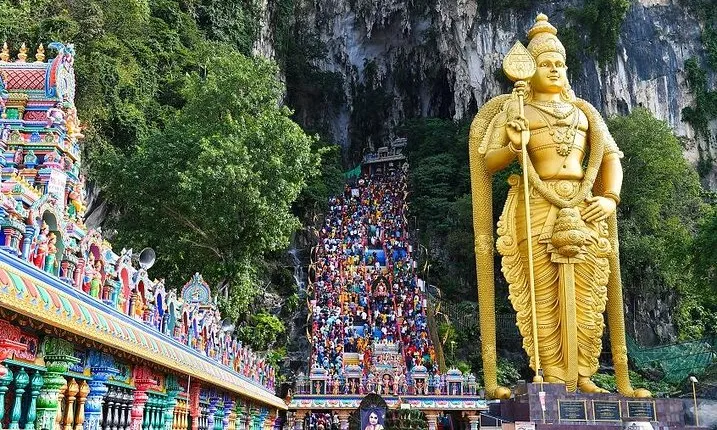 Batu Caves and Malaysian Crafts Tour from Kuala Lumpur