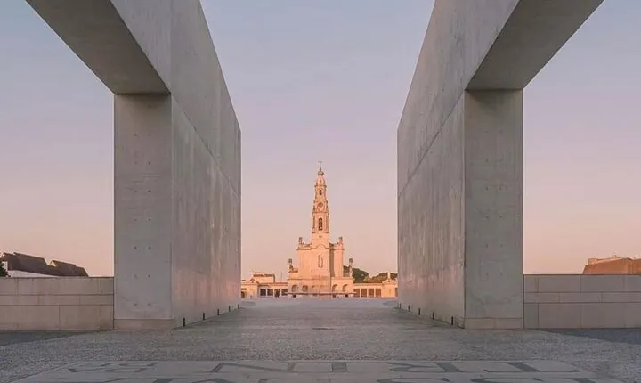 Lisbon : Fatima, Pastorinhos, Battle, Nazaré, Obidos with Ginja