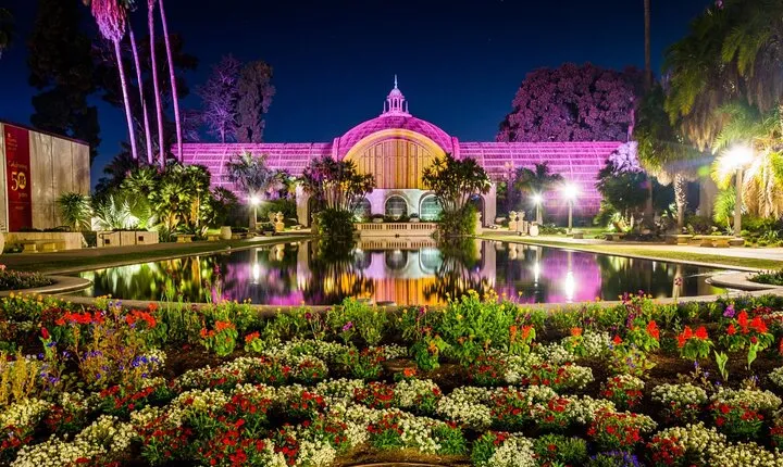 Amorous Private Strolls: Love is in San Diego