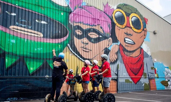 Kaka'ako Segway Adventure: Waterfront Park and Stunning Murals