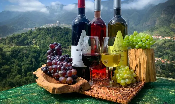 Skywalk with Wines Tasting and Vineyards Half day 4x4 Adventure