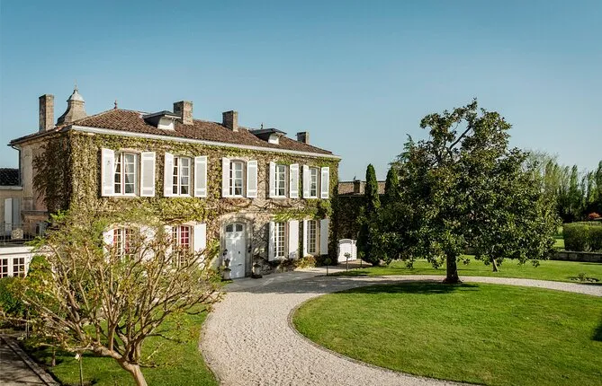 Visit andTasting Grand Cru Margaux since 1855, Medoc Wine route