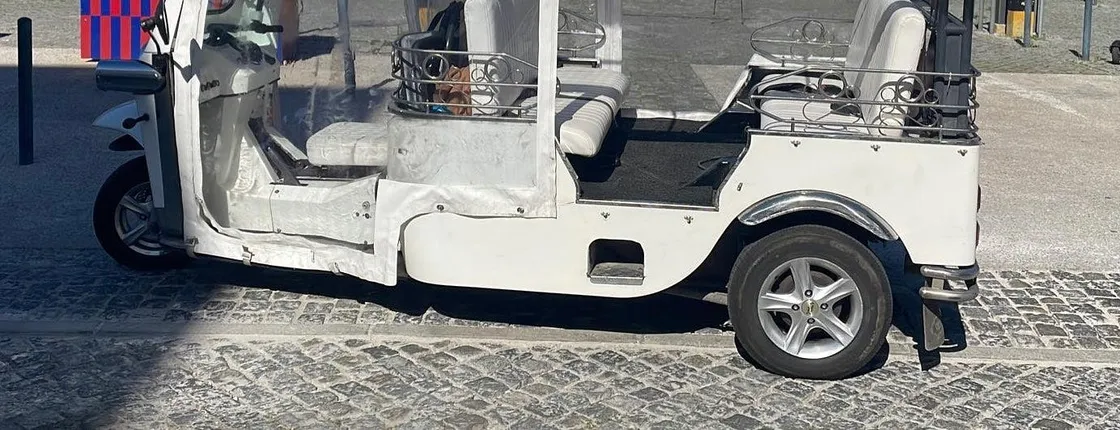 3-hour guided tour of Lisbon by tuk-tuk