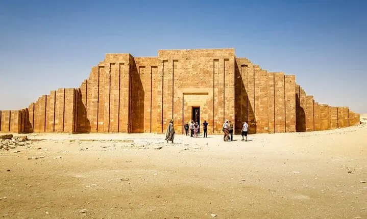 Giza and Sakkara Pyramids and Memphis Private Tour from Cairo