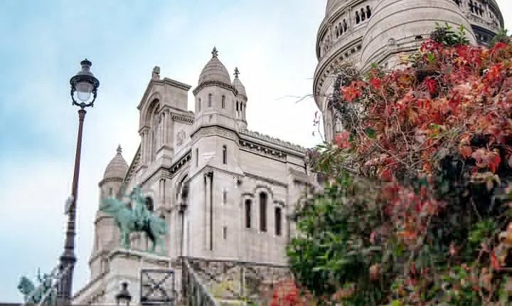 Exclusive Walking Tour In Montmartre With Local Guide