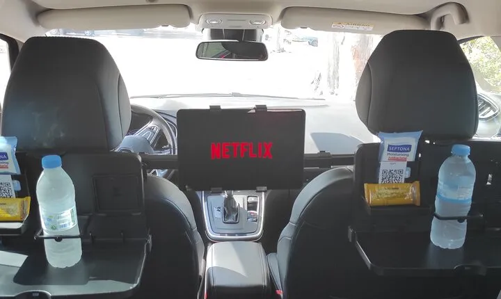 Private Transfer Between Athens Airport & Piraeus Port