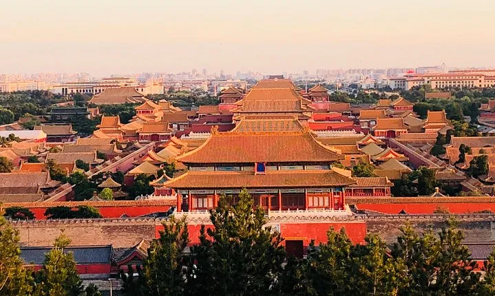 4-Hour Private Tour: Jingshan Park, Hutong & JinDing Xuan Dim Sum