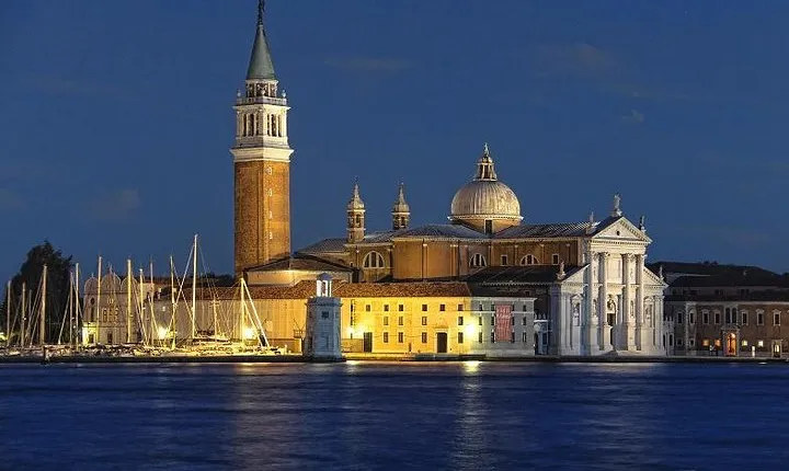 Private Cruise: Mystic Venice Cruise by Night