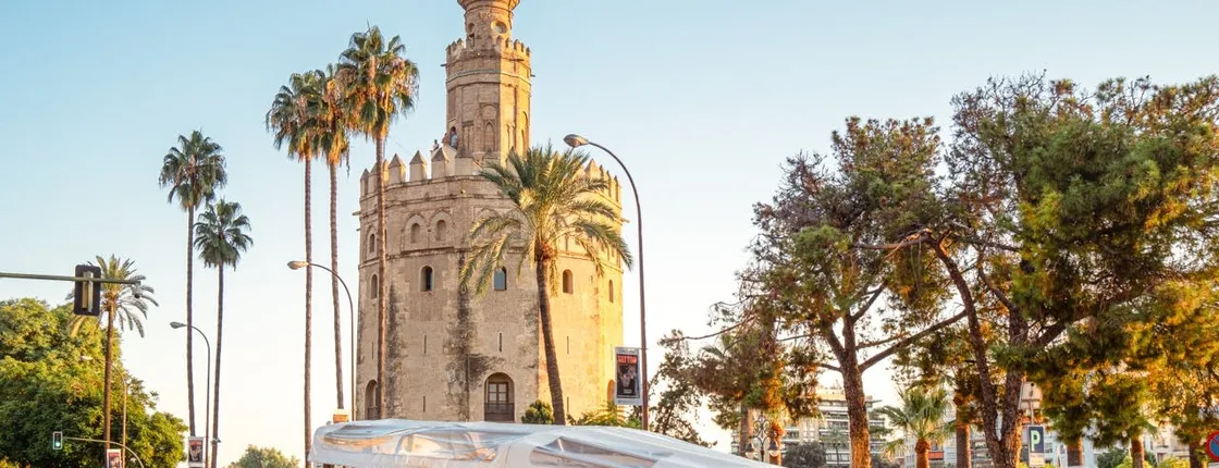 1-hour express tour of Seville in a private electric tuk-tuk