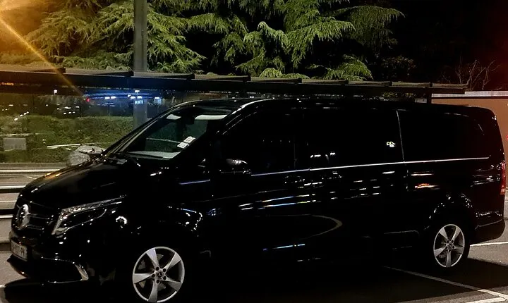Private Transfer from Paris to CDG Airport