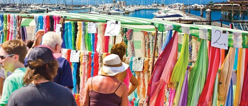 Guided shopping and exploration trip to Marina Rubicón