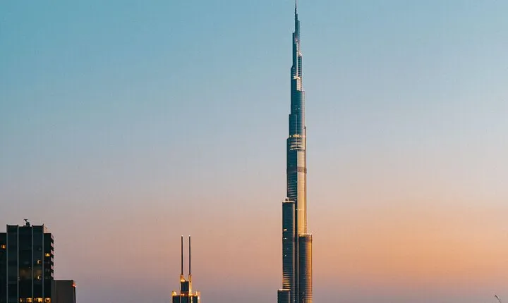 Dubai View From Burj Khalifa in Floor 124-125 and Lunch or Dinner