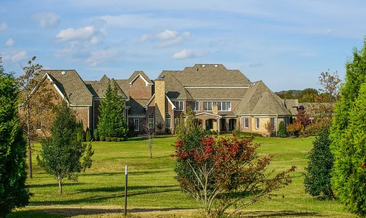 Nashville "Homes Of The Stars" Narrated Bus Tour with 30+ Celebrity Homes