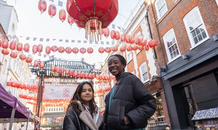 London Private Walking Tour: Notting Hill, Highlights & Markets