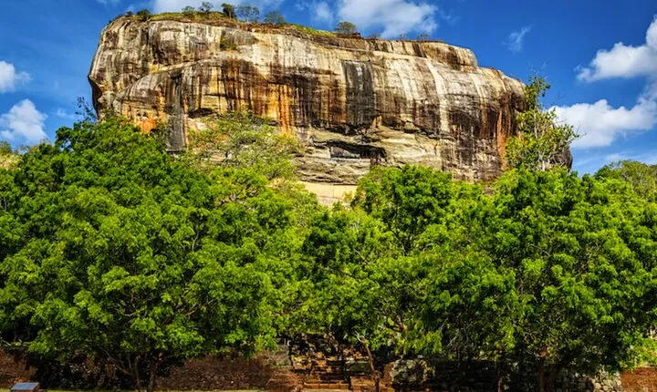 Colombo to Sigiriya Private Transport with Sightseeing