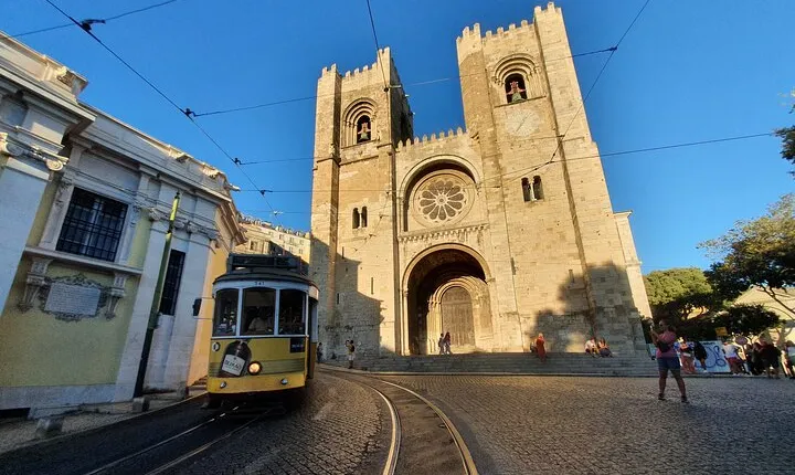 Lisboa: Old Town, New Town & Belem Private Full Day Tour