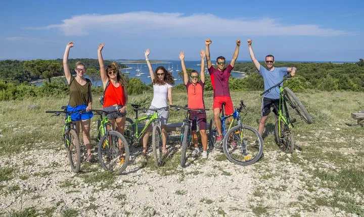 FUN E-BIKE RIDE at CAPE KAMENENJAK