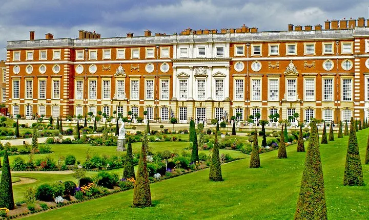 Windsor Castle & Hampton Court Palace, Private Tour Including entry pass