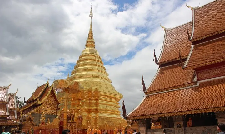 DON'T miss It ! Doi suthep temple+ Hmong village