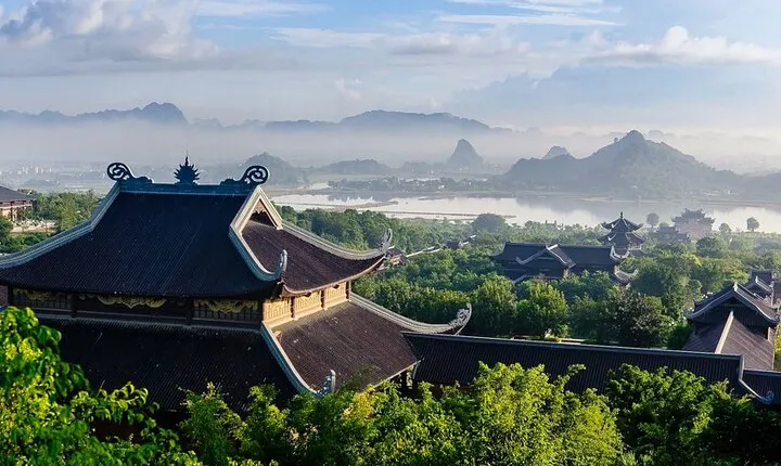 Trang An Grottoes and Bai Dinh Pagoda Day Tour from Hanoi