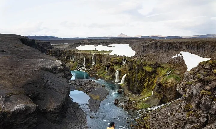 Landmannalaugar Hike & the Valley of Tears from RVK & Selfoss