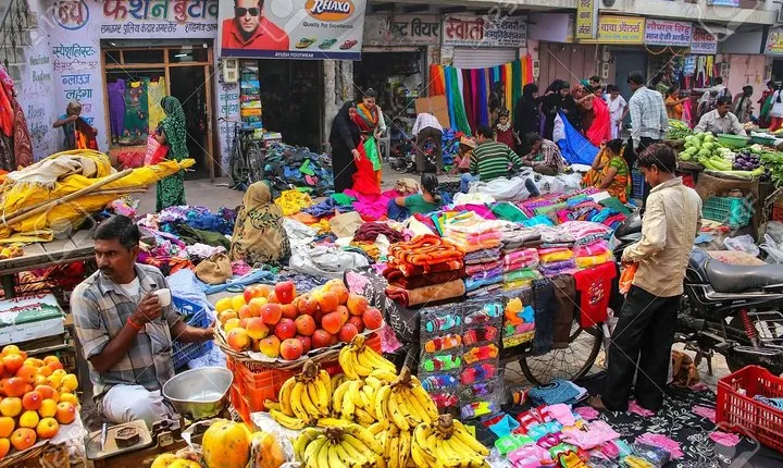 Street shopping in Agra