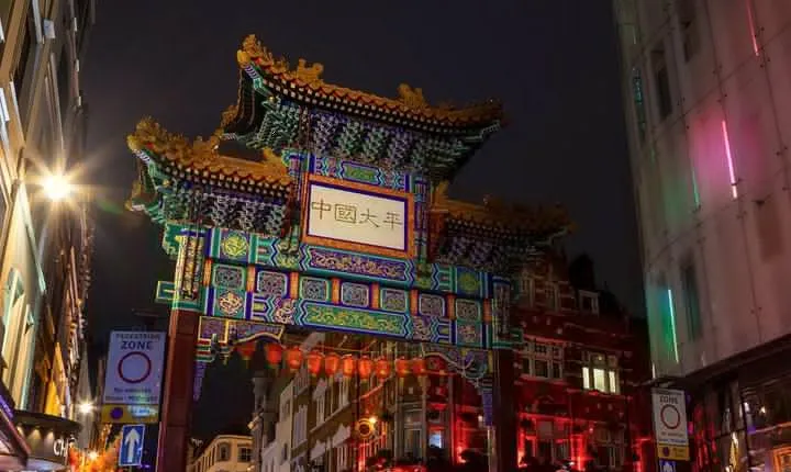 Private Chinatown to Soho Night Photography Tour